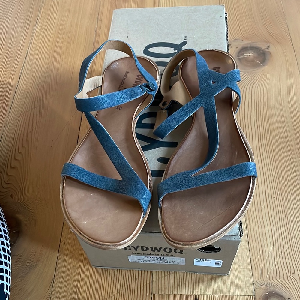 Cydwoq Tigon sandal. New in box. Leather. Handmade in LA. Gorgeous!